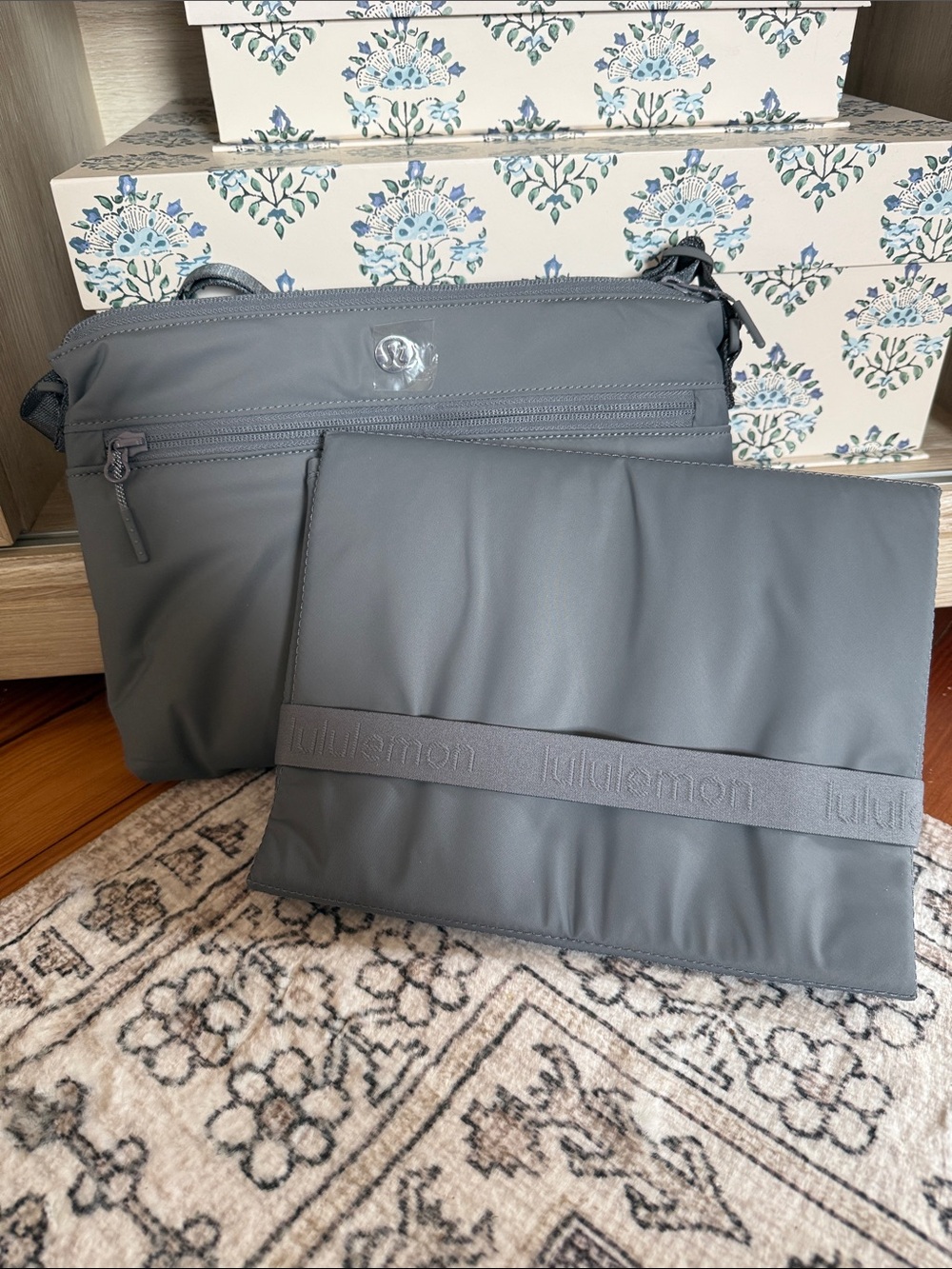 NWOT lululemon New Parent Backpack 17L Asphalt Grey/Silver + Changing Mat - Picture 6 of 6